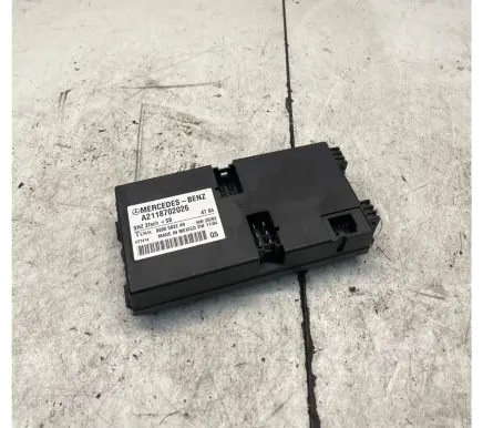 Mercedes-Benz E W211 Seat control module A2118702026 00005822A9