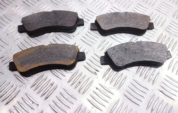 Peugeot 206 Brake pads (front) 