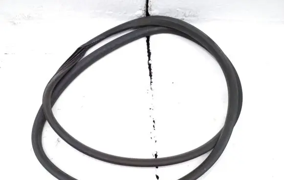 Volkswagen Amarok Rear door rubber seal (on body) 2H7939911B
