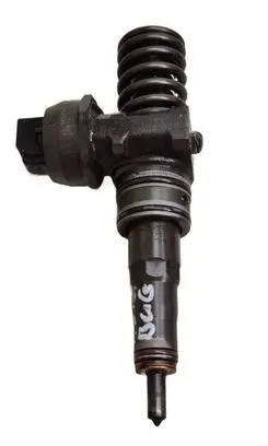Volkswagen Golf V Fuel injector 038130073BN