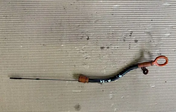 Skoda Octavia Mk2 (1Z) Oil level dip stick 06F103663H