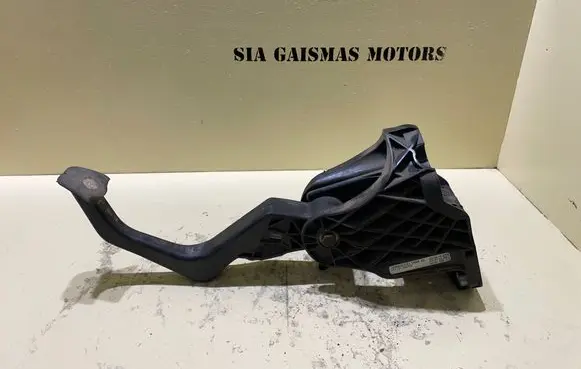 Volkswagen Touran I Clutch pedal 1T1721059