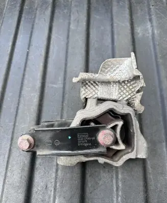 Land Rover Discovery Sport Engine mount bracket 6G926P082AB 30671219