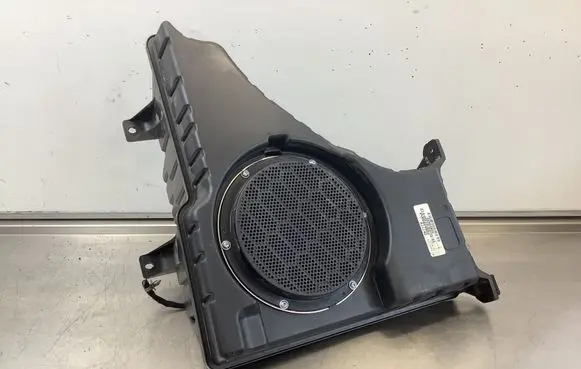 Fiat Freemont Subwoofer speaker 26777X 05064946AA 05064946A