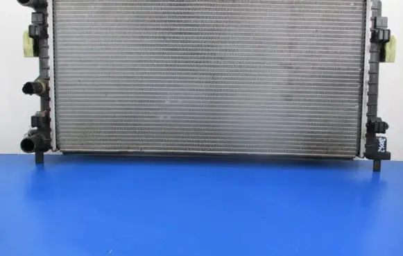 Volkswagen Cross Polo Coolant radiator 6R0121253A