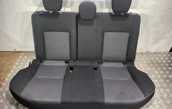Suzuki Vitara (LY) Rear seat 