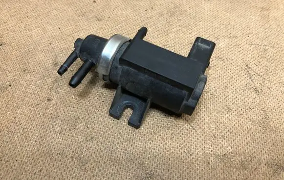 Audi A3 S3 8L Turbo solenoid valve 1J0906627