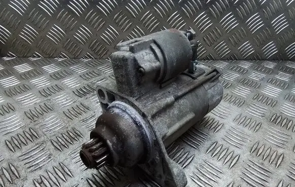 Volkswagen Caddy Starter motor 02Z911023N 0001123028