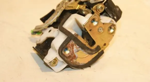 Mitsubishi Lancer Rear door lock MN159631