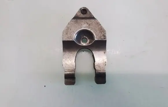 Nissan Navara D40 Fuel Injector clamp holder