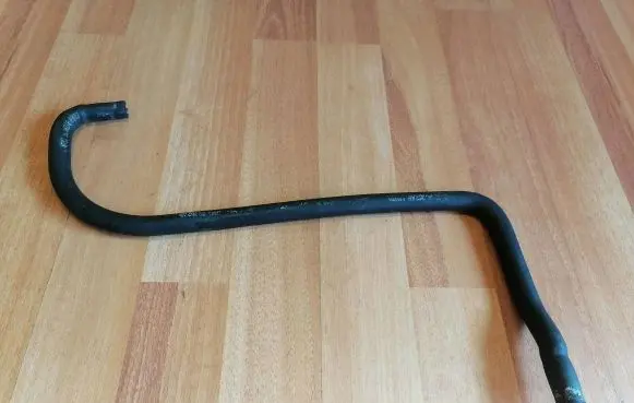 Jaguar XF X250 Engine coolant pipe/hose 4R838C362AB XR832983