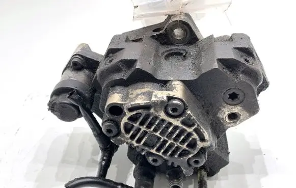 Opel Vivaro Fuel injection high pressure pump