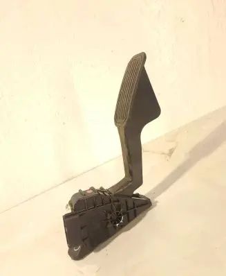 Toyota Land Cruiser (J120) Accelerator throttle pedal 7812060350 1988003020 01F29509182