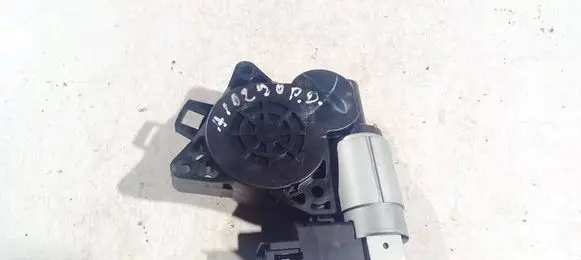 Mazda 3 I Front door window regulator motor g22c5858x