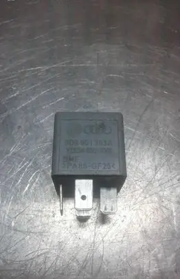 Volkswagen PASSAT B6 Other relay 8D0951253A V23134B52X301