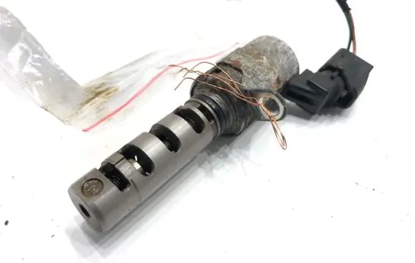 Peugeot 107 Camshaft position sensor 30Q010