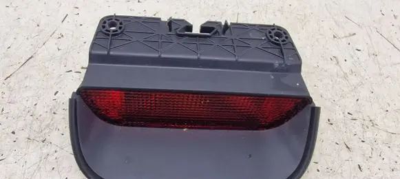 Honda CR-V Third/center stoplight P6939