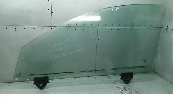 Audi A8 S8 D3 4E Front door window glass four-door