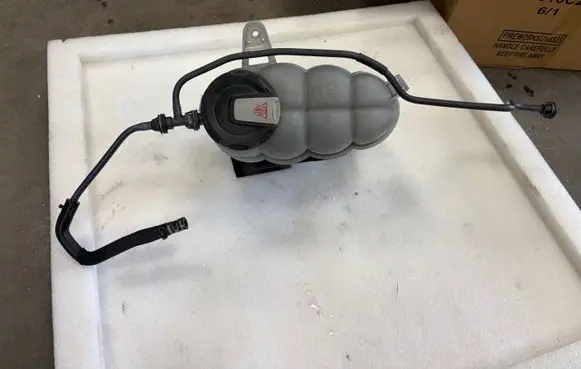 Audi A5 Coolant expansion tank/reservoir 8W0121405G