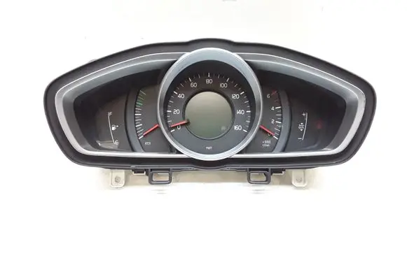 Volvo V40 Speedometer (instrument cluster) P31412877