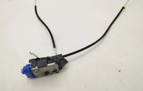 Audi A4 S4 B5 8D Rear door lock 8D0839016A
