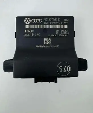 Volkswagen PASSAT B6 Gateway control module 3C0907530C 3C0907951A