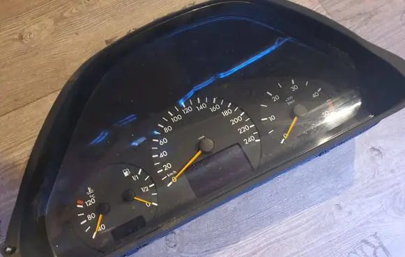 Mercedes-Benz E W210 Speedometer (instrument cluster) A2105405048 110008915005