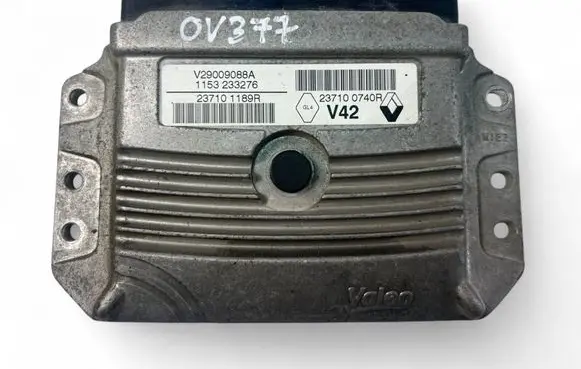 Dacia Duster Engine control unit/module ECU 237101189R 237100740R