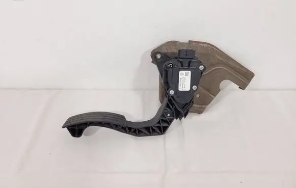 Dacia Sandero II Accelerator throttle pedal 6PV00997803 180022703R