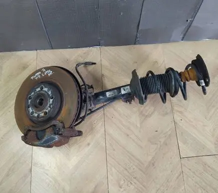 Volkswagen Touran III Front wheel hub spindle knuckle 5Q0407258A