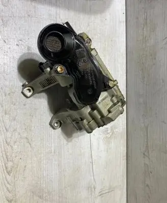 BMW X1 F48 F49 Oil pump 7624135