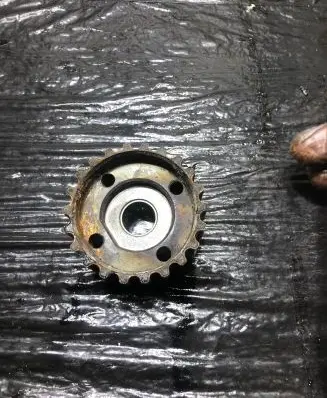 Volkswagen Polo Crankshaft pulley 045105263A
