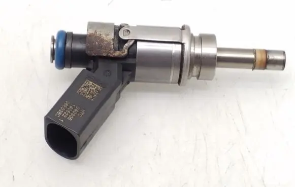 Audi A6 S6 C6 4F Fuel injector 06E036C