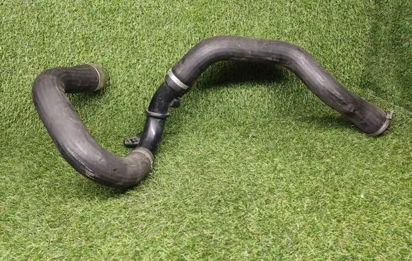 Intercooler hose/pipe
