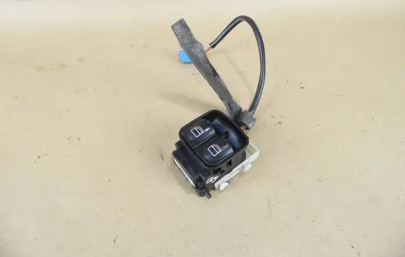Mercedes-Benz C W203 Electric window control switch A2038200810 501808 080501FQ02