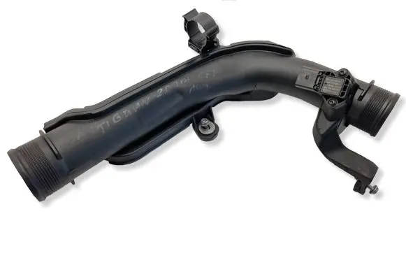 Volkswagen Tiguan Intercooler hose/pipe 1K0145770AE
