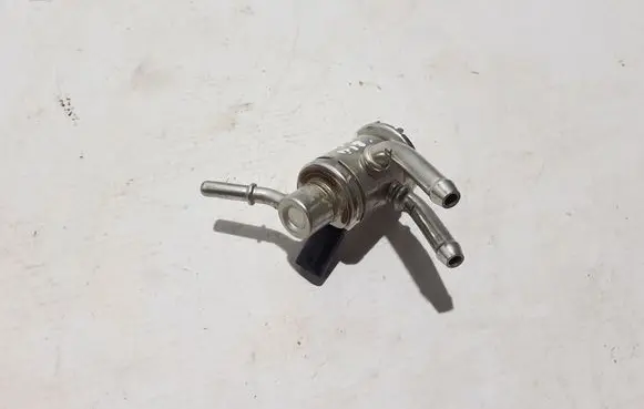 Mercedes-Benz E W214 AdBlue injector A0004905100