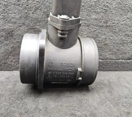 Audi A4 S4 B6 8E 8H Mass air flow meter 06A906461L 0280218063 0986280217