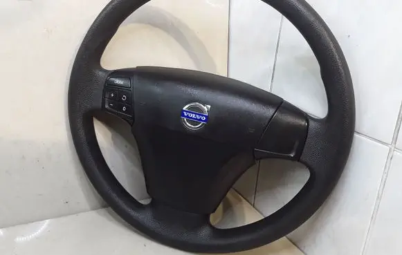 Volvo V50 Steering wheel