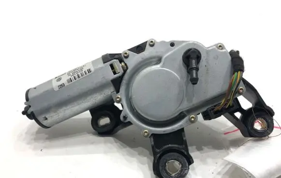 Seat Alhambra (Mk1) Rear window wiper motor 7M3955711A