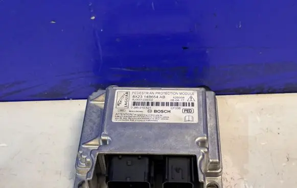 Jaguar XF X250 Airbag control unit/module 8X2314B654AB 0285010521