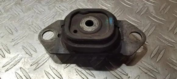 Nissan Primera Engine mount bracket 8200352861 309c49538906