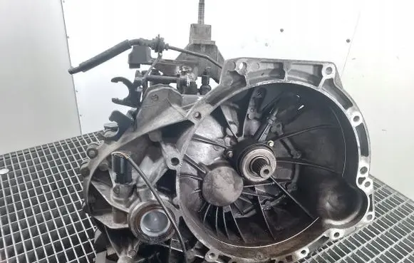 Manual 5 speed gearbox