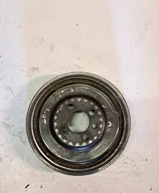 Volkswagen Golf V Crankshaft pulley 03G105243