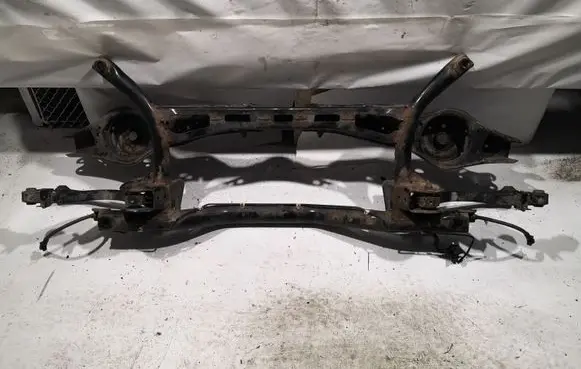 Volkswagen Jetta VI Rear subframe 561505406