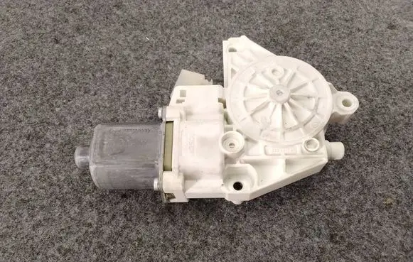 Mercedes-Benz C W204 Front door window regulator motor A2048200242 971218100