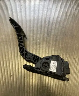 Suzuki Grand Vitara II Accelerator throttle pedal I590065J00 6PV00907400