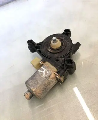 Skoda Karoq Front door window regulator motor 3130034203