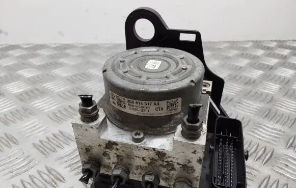 Skoda Superb B8 (3V) ABS Pump 3Q0907379AA 3Q0614517AA