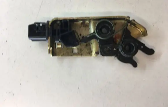 Chrysler Voyager Rear door lock 050429A1 T00317